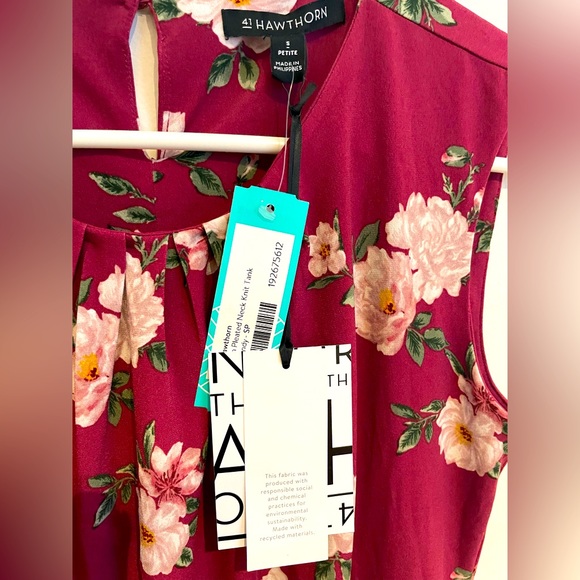 NWT 41 Hawthorne pleated neck floral tank in burgundy - Picture 2 of 5